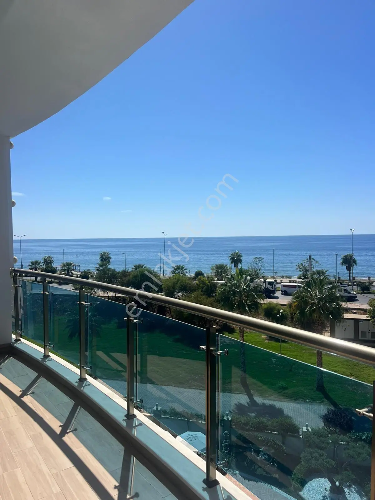 Alanya Mahmutlar'Da Denize Sıfır Kale Ve Deniz Manzaralı Eşyalı 1+1