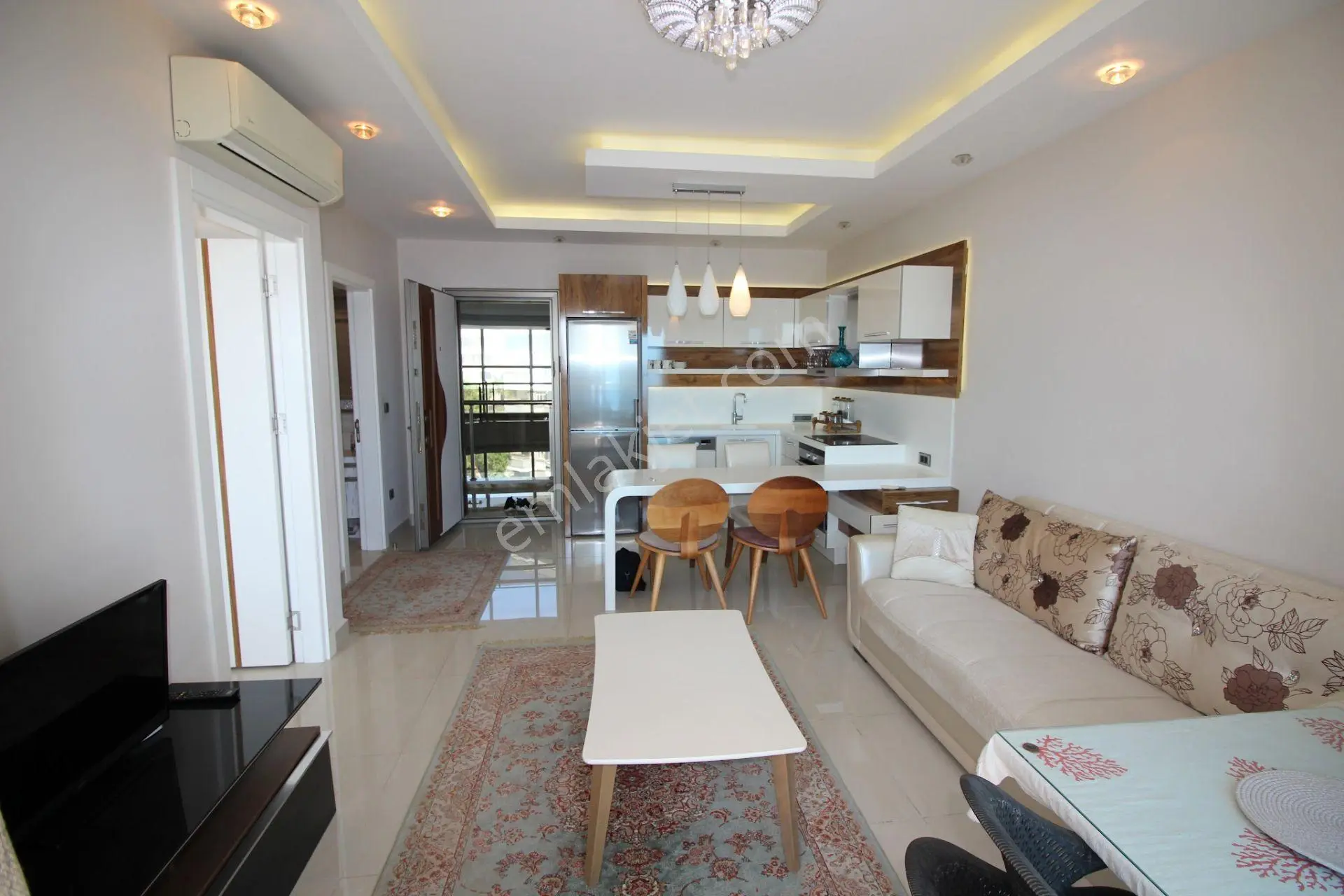 Alanya Mahmutlar'da Denize Sıfır Kale Ve Deniz Manzaralı Eşyalı 1+1 — fotoğraf 2