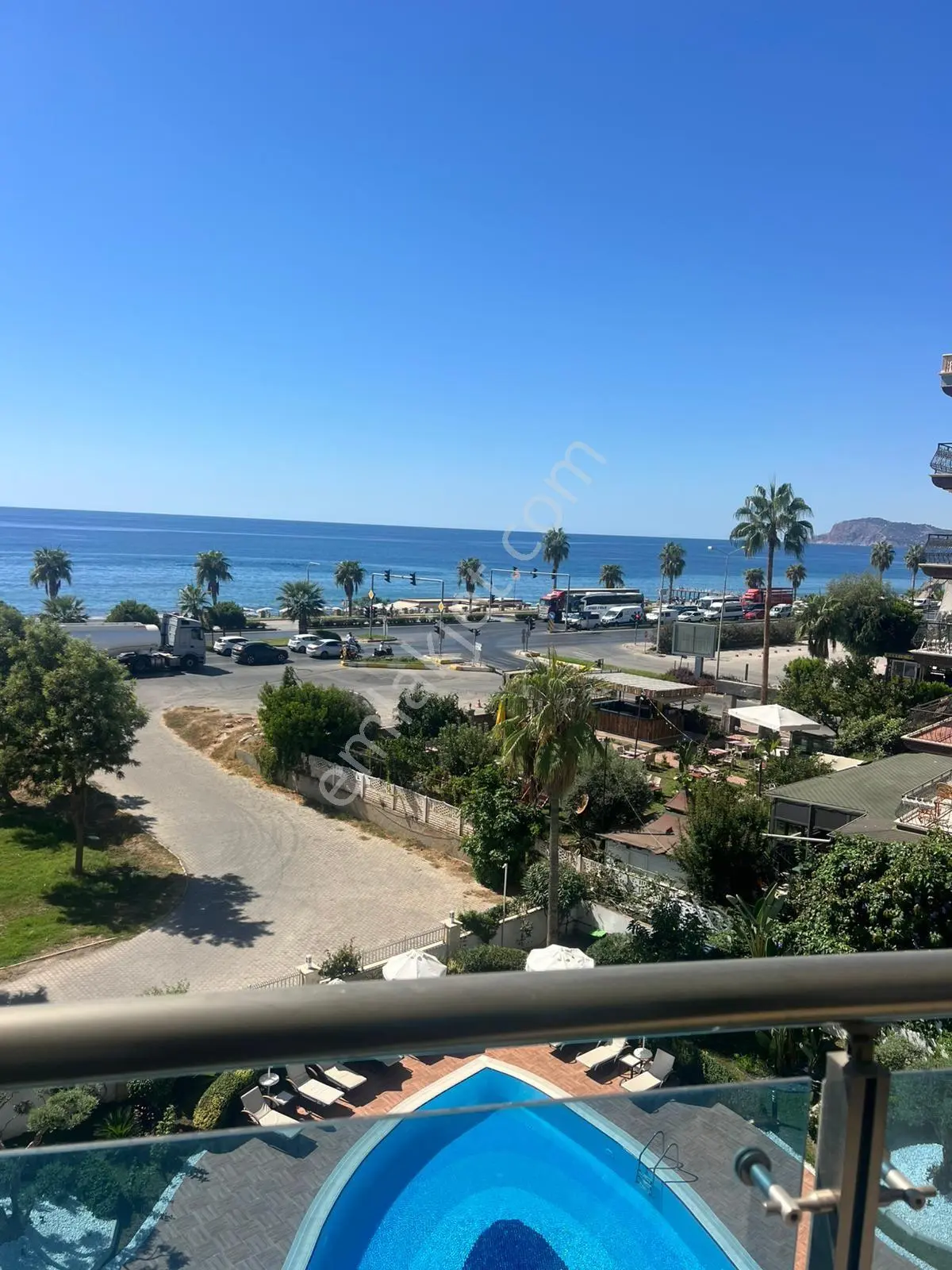 Alanya Mahmutlar'da Denize Sıfır Kale Ve Deniz Manzaralı Eşyalı 1+1 — fotoğraf 26
