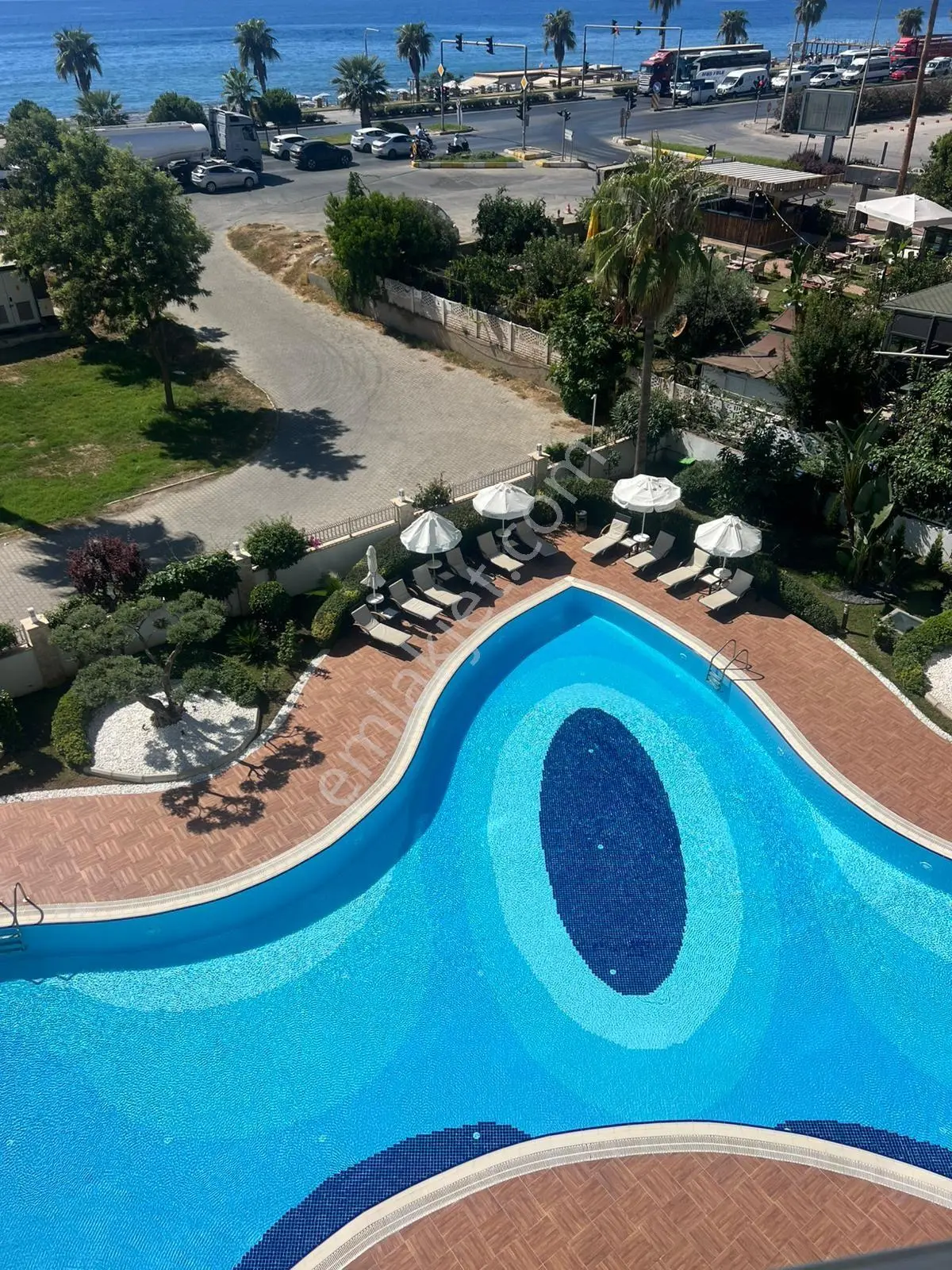 Alanya Mahmutlar'da Denize Sıfır Kale Ve Deniz Manzaralı Eşyalı 1+1 — fotoğraf 39