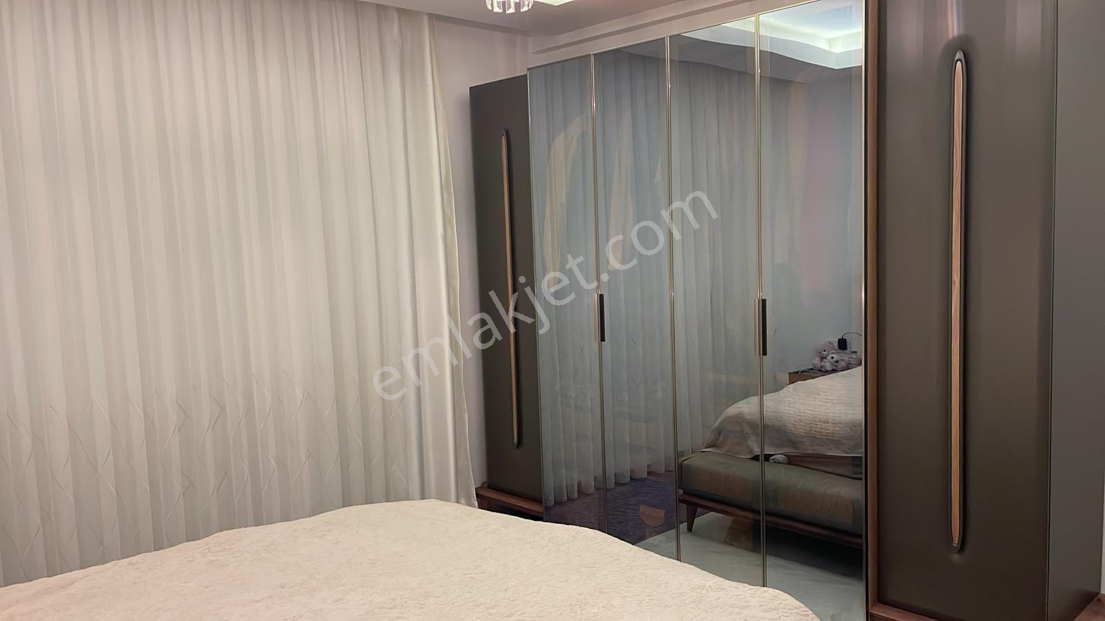 Alanya Kestel'De Denize 100 M Deniz Manzaralı Havuzlu Sitede Eşyalı 1+1