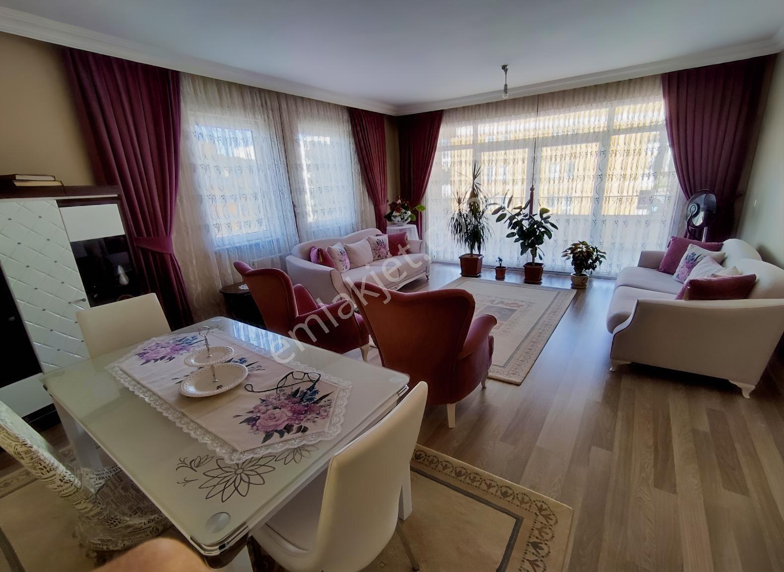 Maşuk Emlak Tan 3+1 170 M2 Yol Üstü Arakat Borçsuz — fotoğraf 4