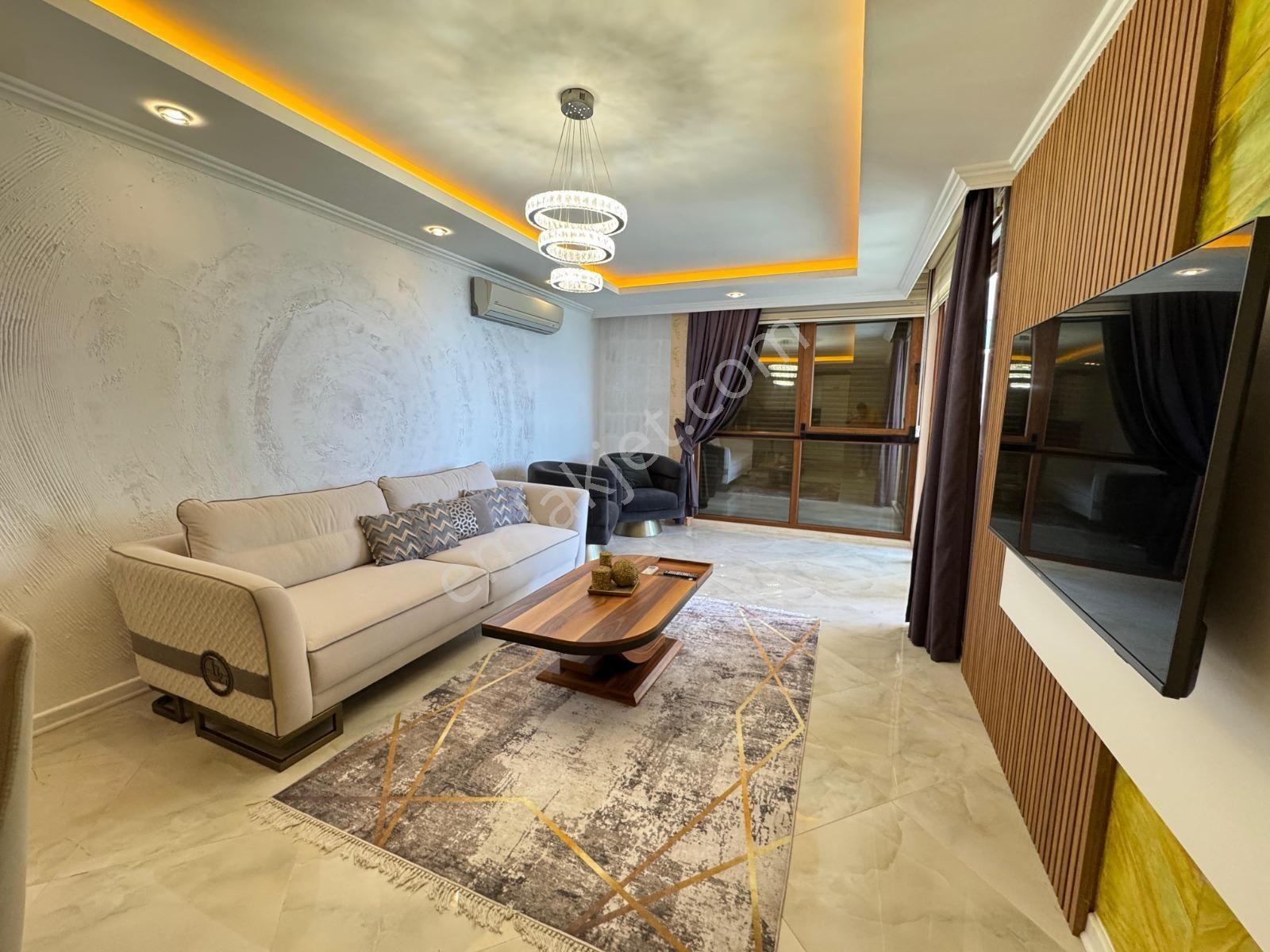 Alanya Tosmur'da Denize Sıfır Plaja Alt Geçitli Sitede Eşyalı 1+1 — fotoğraf 3