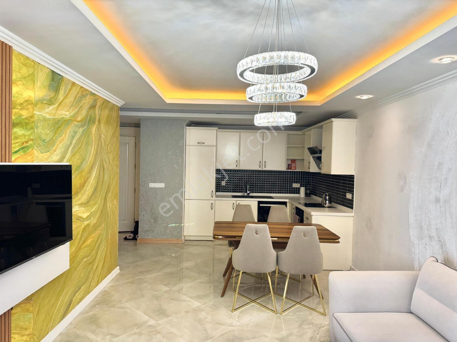 Alanya Tosmur'da Denize Sıfır Plaja Alt Geçitli Sitede Eşyalı 1+1 — fotoğraf 5