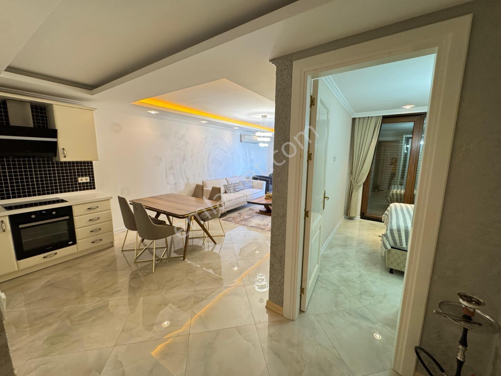 Alanya Tosmur'da Denize Sıfır Plaja Alt Geçitli Sitede Eşyalı 1+1 — fotoğraf 7