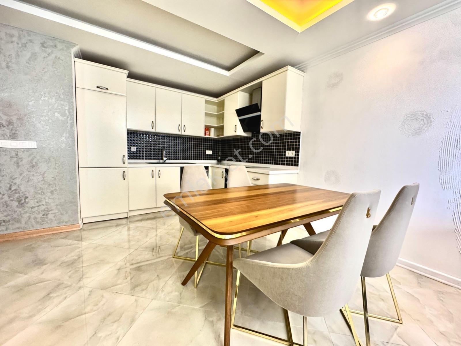 Alanya Tosmur'da Denize Sıfır Plaja Alt Geçitli Sitede Eşyalı 1+1 — fotoğraf 8