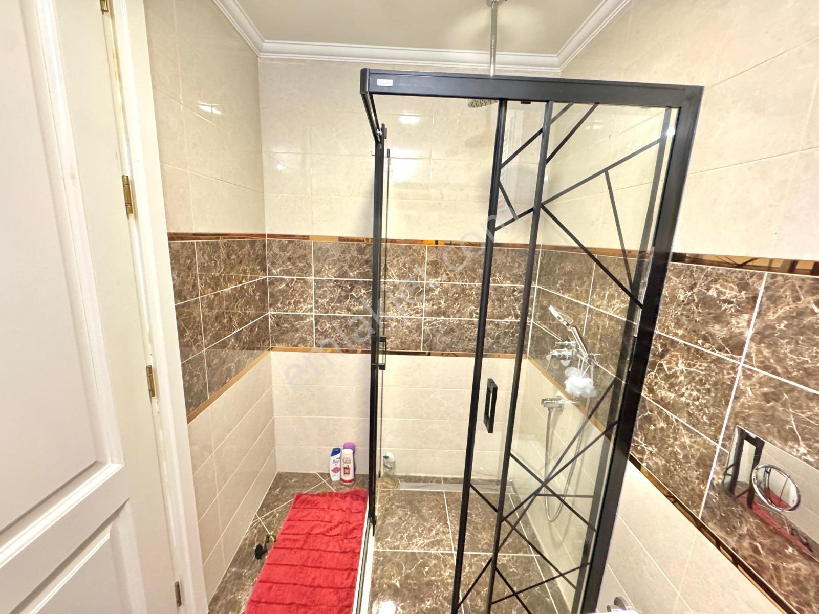 Alanya Tosmur'da Denize Sıfır Plaja Alt Geçitli Sitede Eşyalı 1+1 — fotoğraf 11