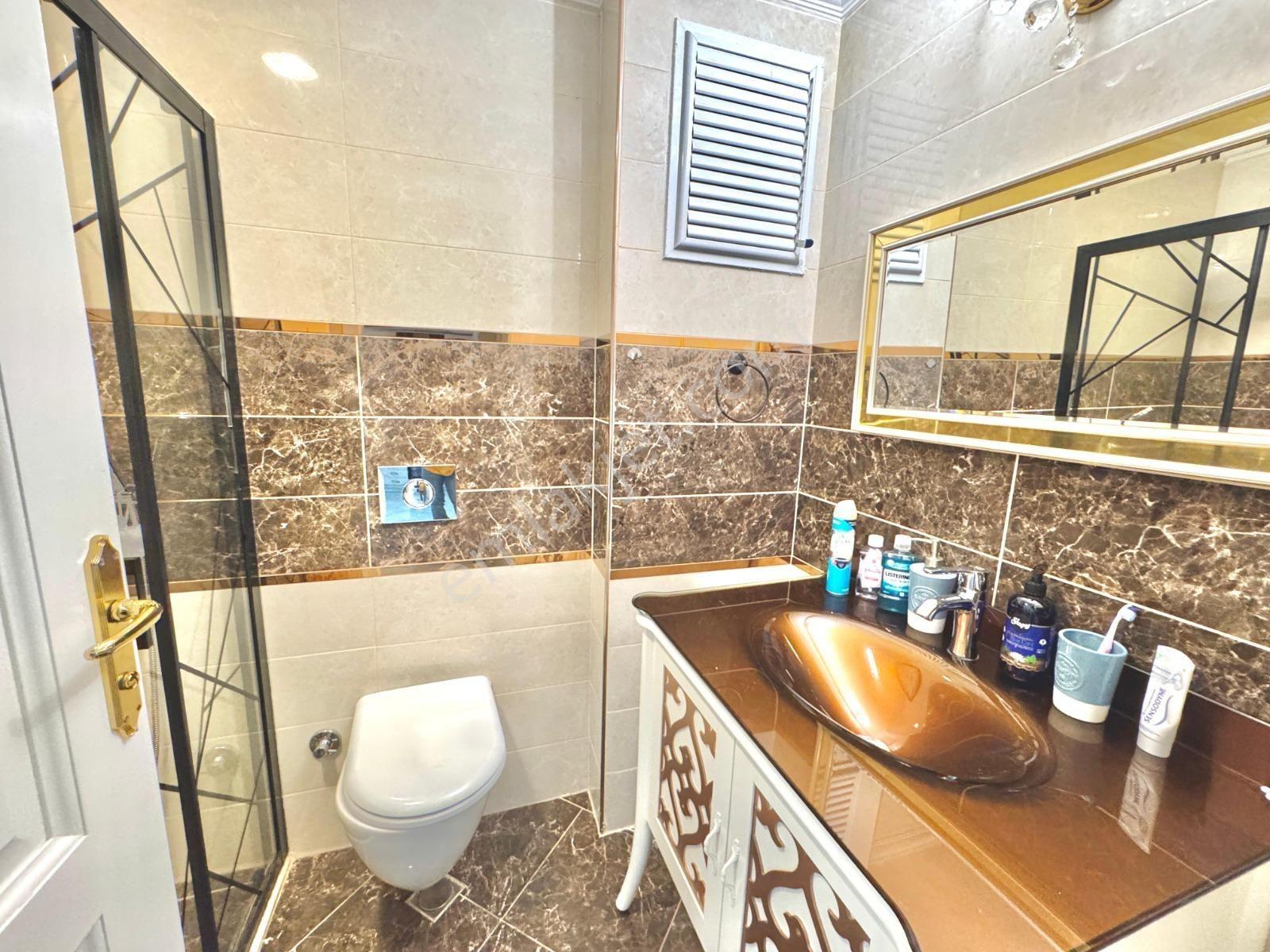 Alanya Tosmur'da Denize Sıfır Plaja Alt Geçitli Sitede Eşyalı 1+1 — fotoğraf 12