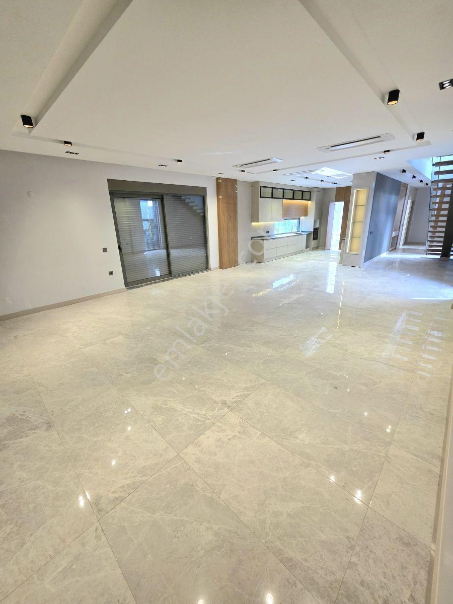 Altınkale'de Site İçerisinde Müstakil Havuzlu 4+1 Lüks Villa — fotoğraf 5