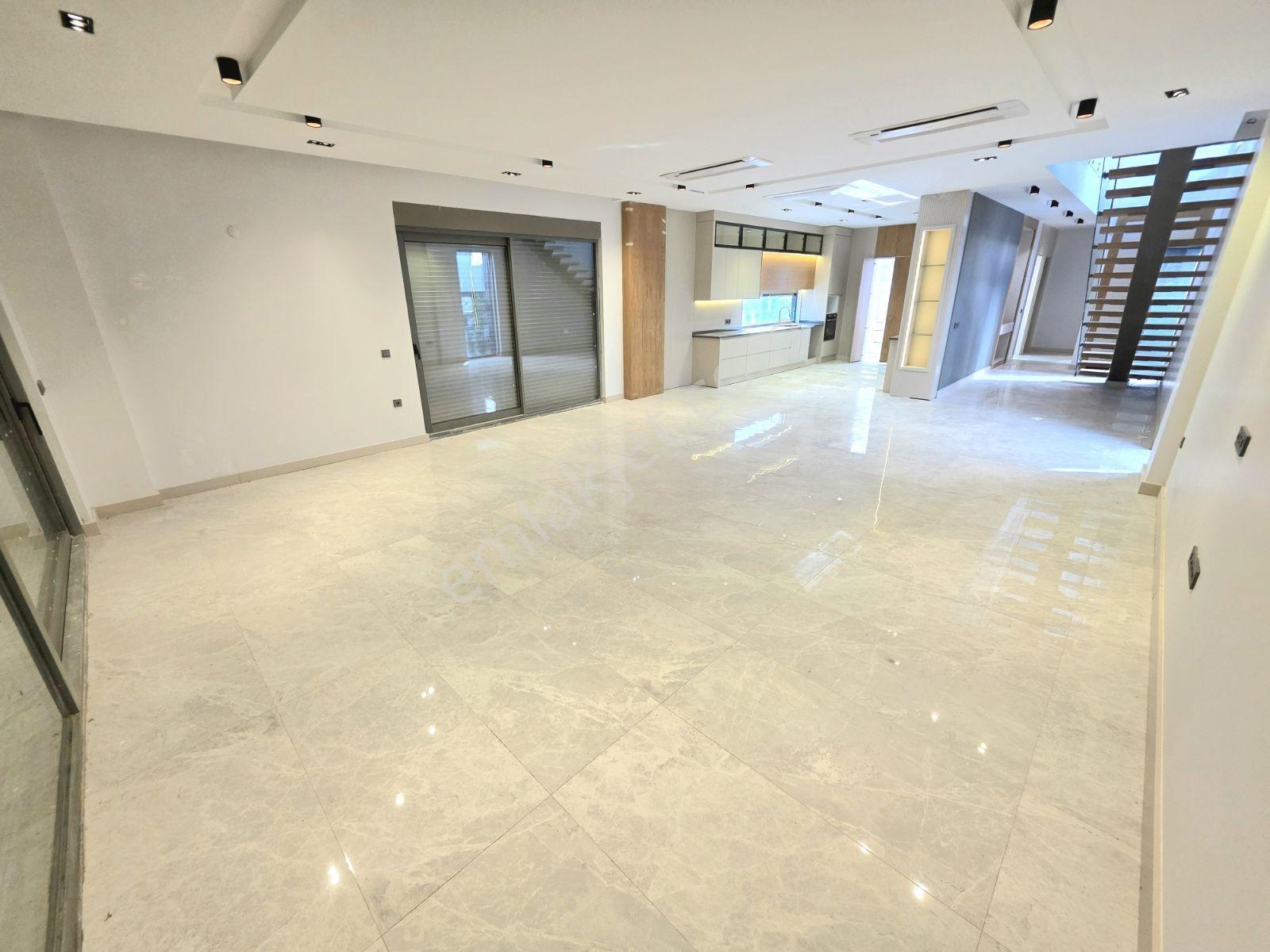 Altınkale'de Site İçerisinde Müstakil Havuzlu 4+1 Lüks Villa — fotoğraf 9