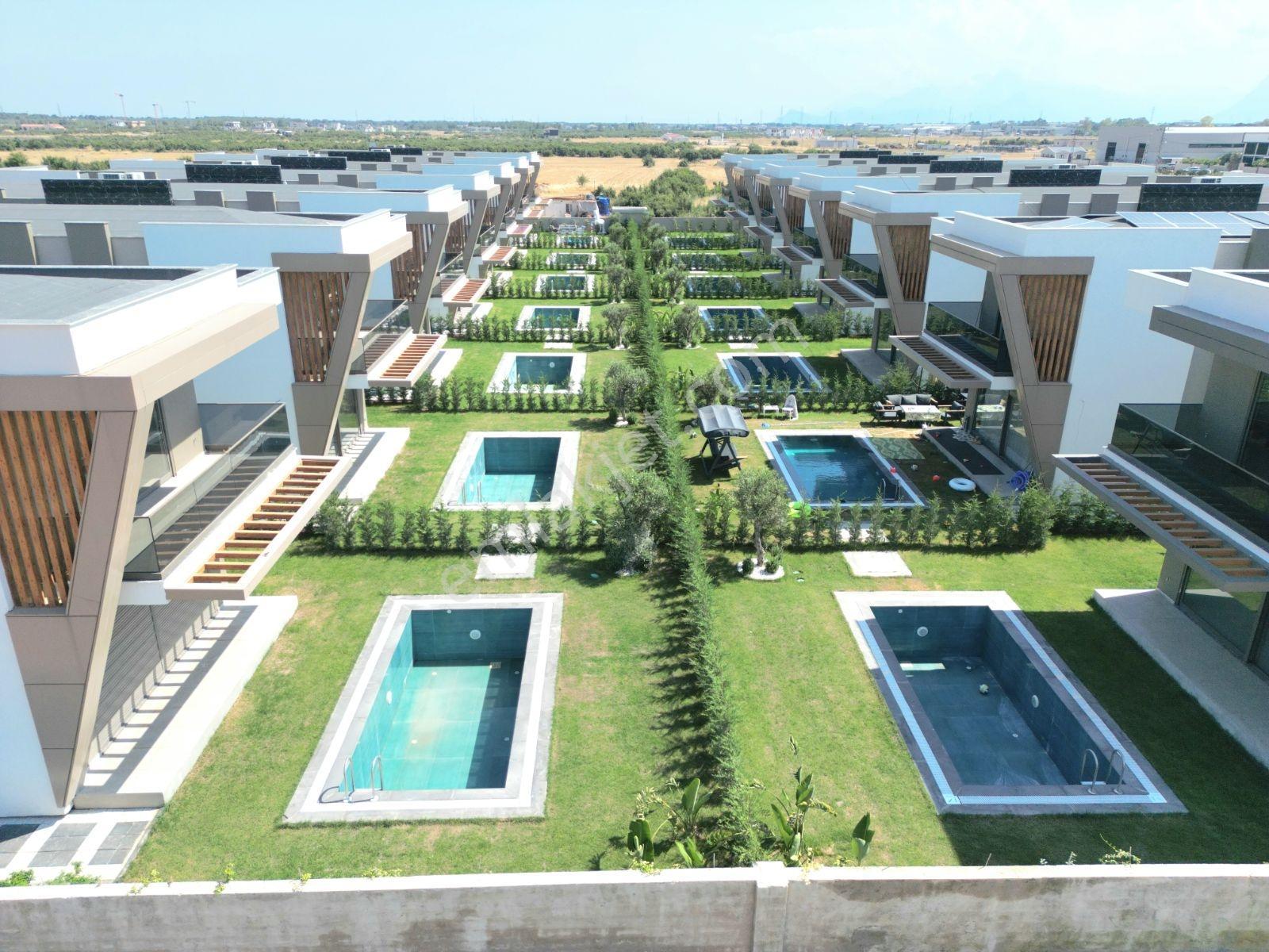 Altınkale'de Site İçerisinde Müstakil Havuzlu 4+1 Lüks Villa — fotoğraf 10