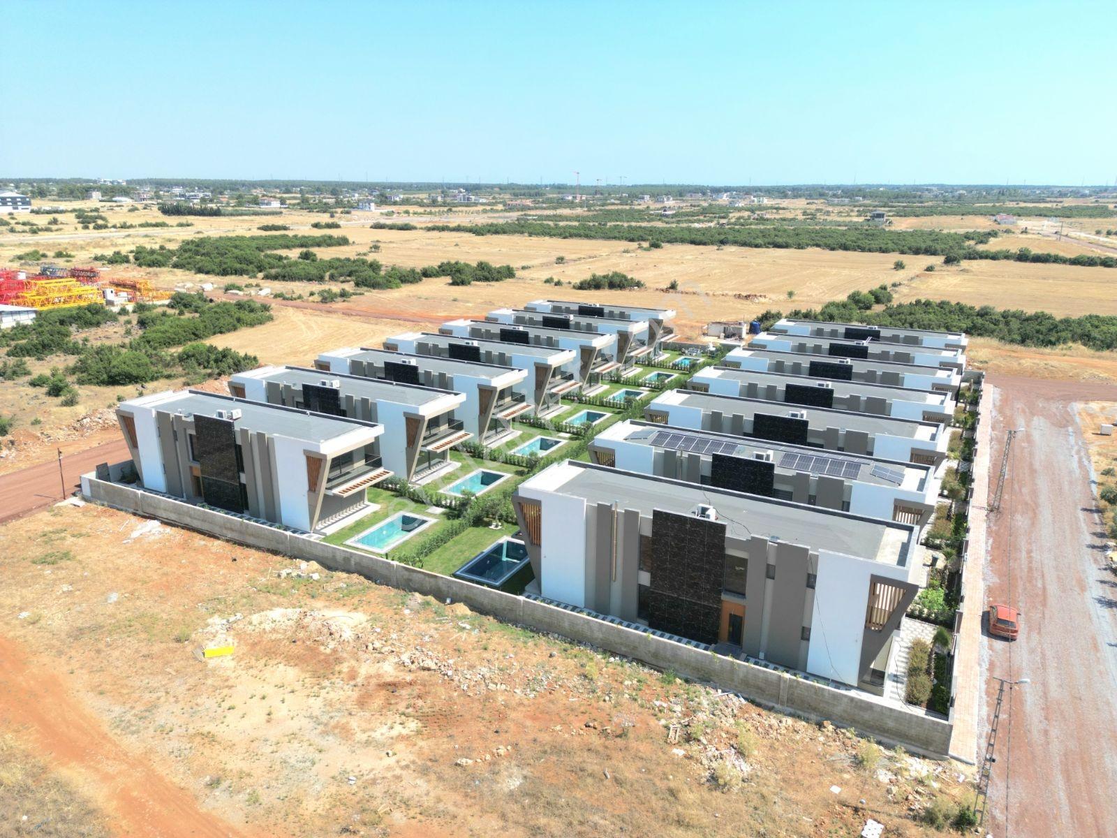 Altınkale'de Site İçerisinde Müstakil Havuzlu 4+1 Lüks Villa — fotoğraf 11