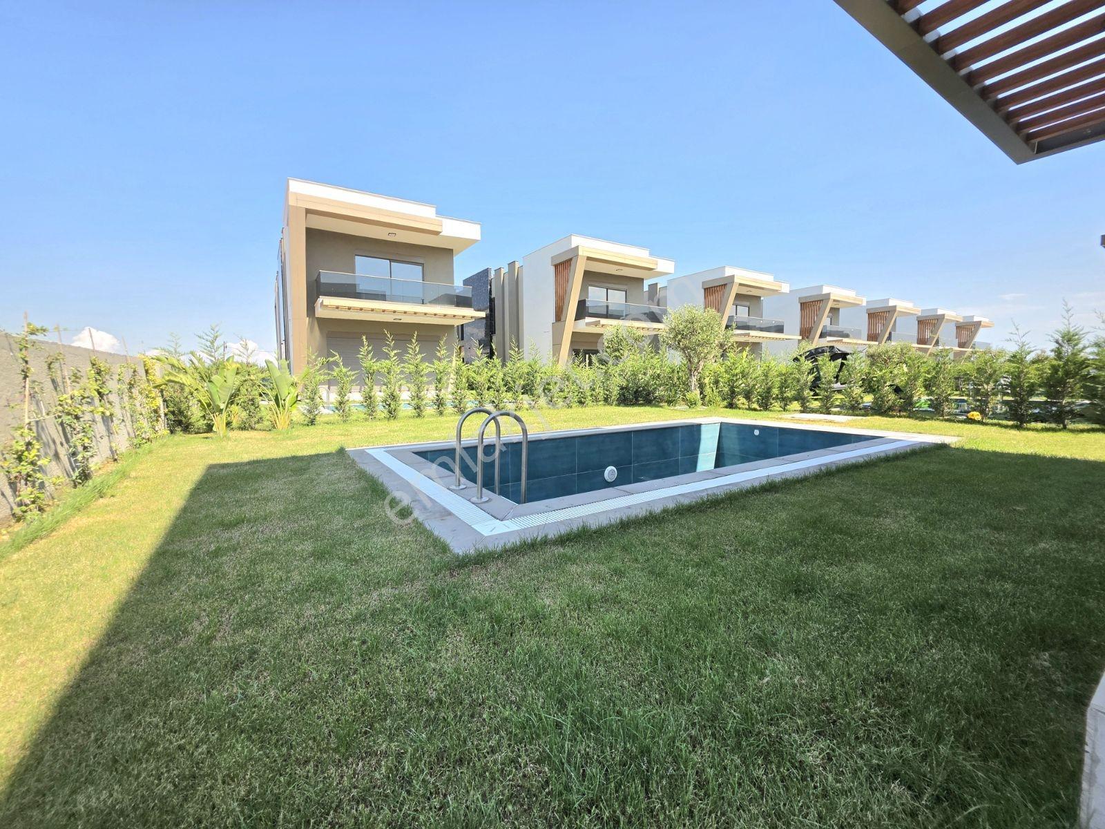 Altınkale'de Site İçerisinde Müstakil Havuzlu 4+1 Lüks Villa — fotoğraf 24