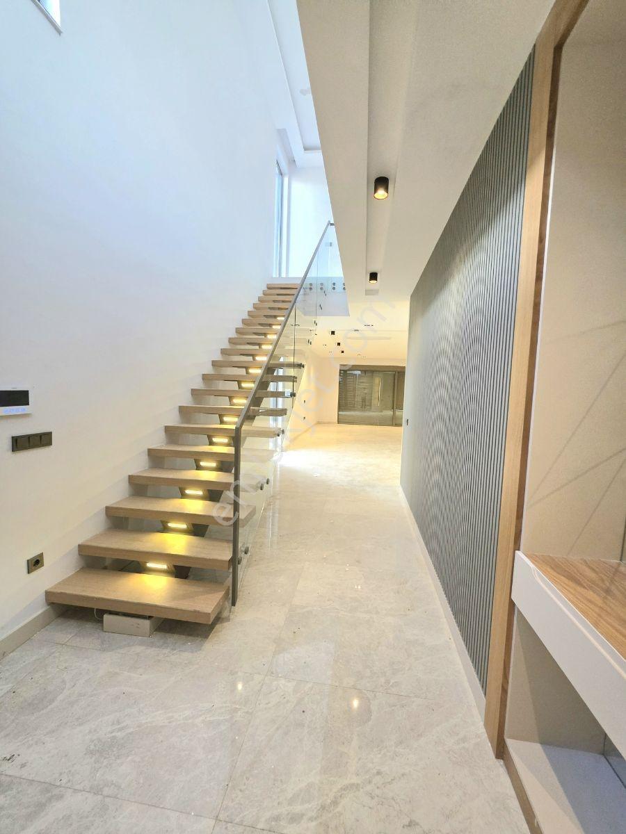 Altınkale'de Site İçerisinde Müstakil Havuzlu 4+1 Lüks Villa — fotoğraf 31