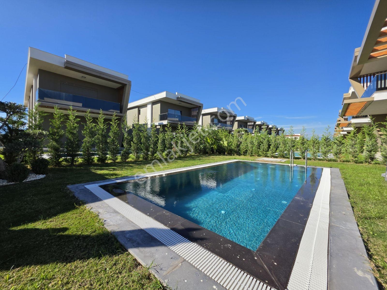 Altınkale'de Site İçerisinde Müstakil Havuzlu 4+1 Lüks Villa — fotoğraf 33