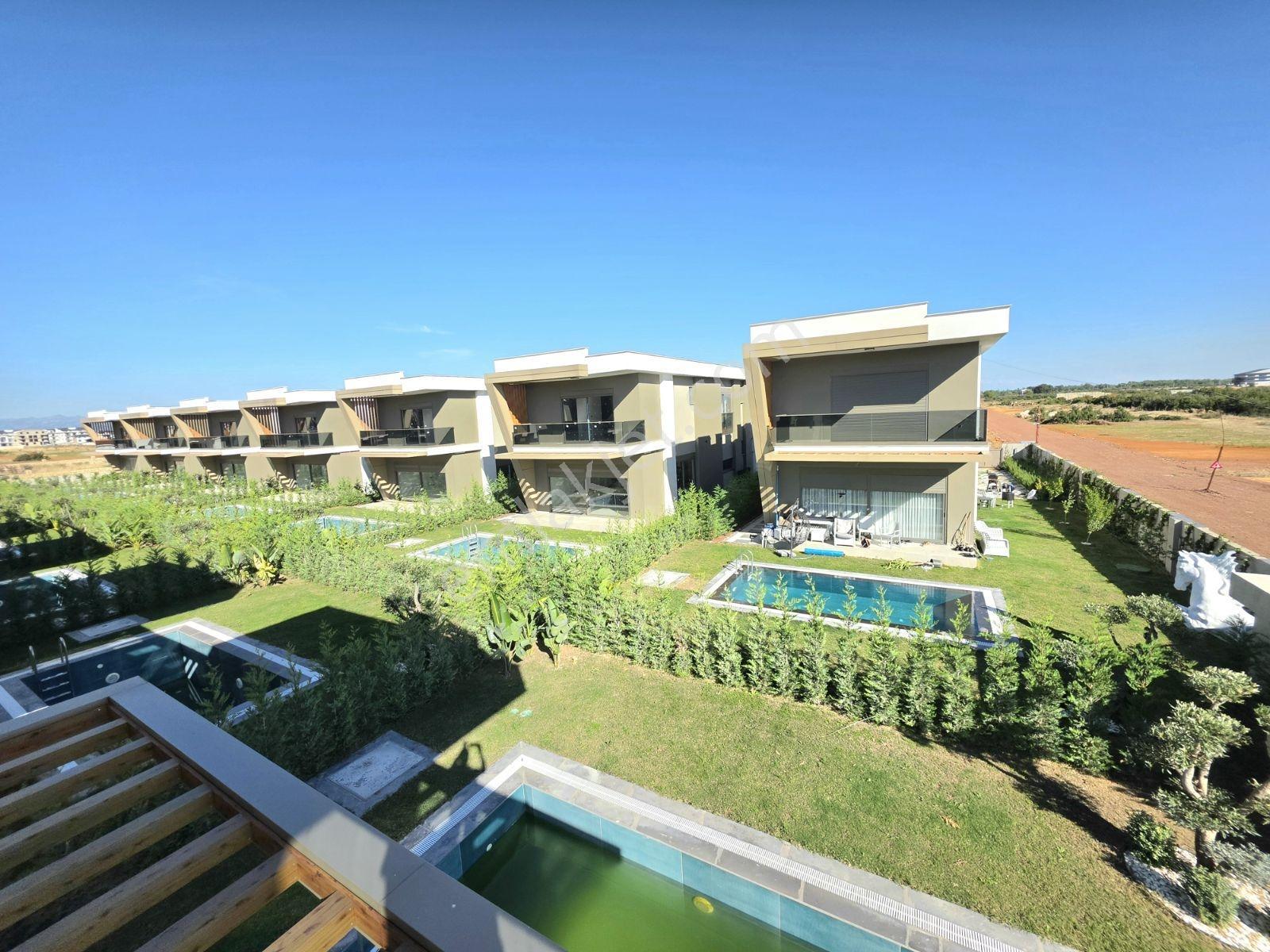 Altınkale'de Site İçerisinde Müstakil Havuzlu 4+1 Lüks Villa — fotoğraf 35