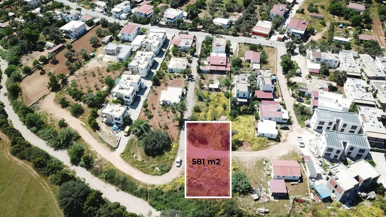 Bodrum Yalıçiftlik'Te Satılık 580 M2 %40 İmarlı Arsa