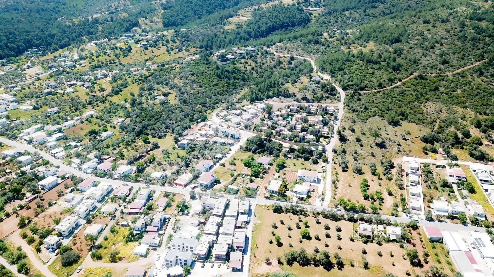 Bodrum Yalıçiftlik'te Satılık 580 M2 %40 İmarlı Arsa — fotoğraf 3