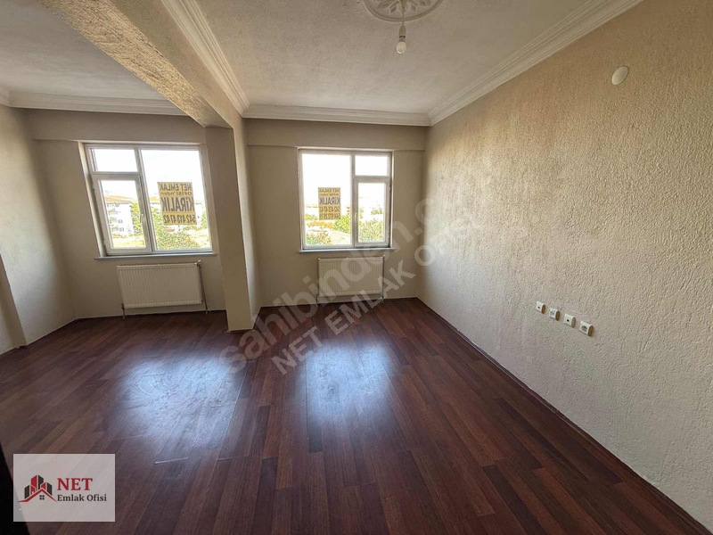 Net Emlaktan Anayol Üstü Bakımlı Satılık Daire — fotoğraf 4