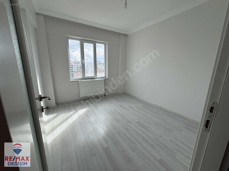 Acill Satılık Re/max Değişimden Yazıkonakta 3+1 Daire — fotoğraf 9