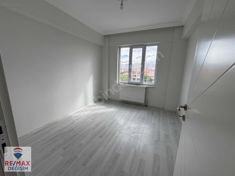 Acill Satılık Re/max Değişimden Yazıkonakta 3+1 Daire — fotoğraf 14