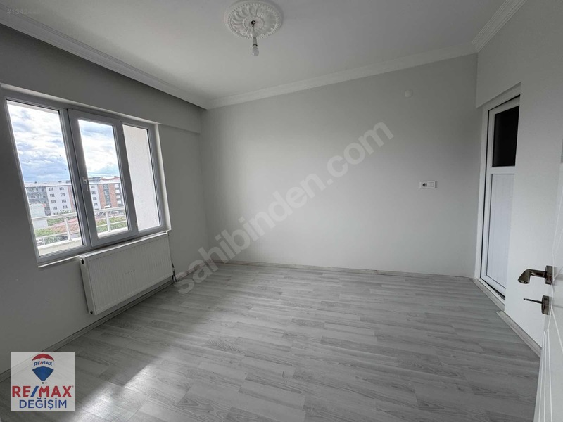 Acill Satılık Re/max Değişimden Yazıkonakta 3+1 Daire — fotoğraf 24