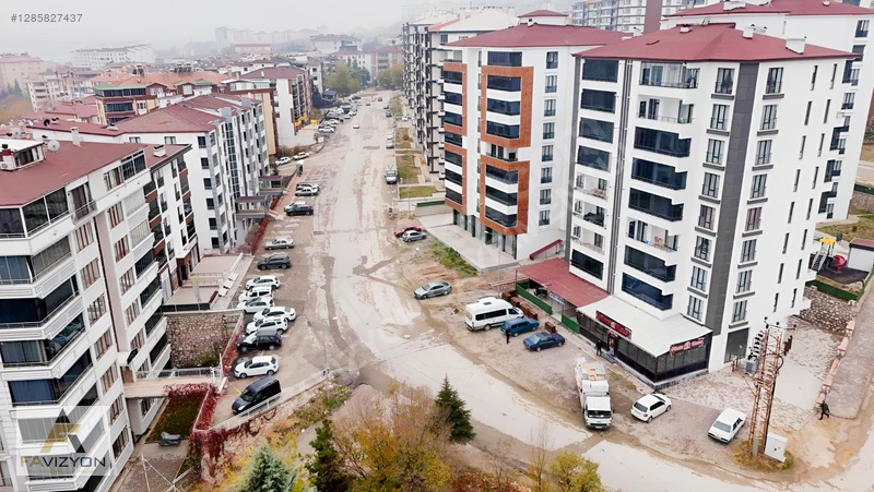 Cumhuriyet Mahallesinde Bulvar Üzerinde 130'm2 Satılık Dükkan — fotoğraf 2
