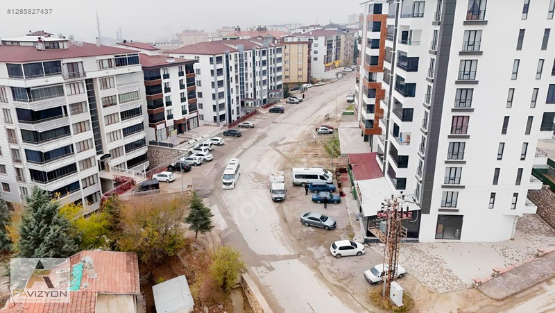 Cumhuriyet Mahallesinde Bulvar Üzerinde 130'm2 Satılık Dükkan — fotoğraf 3