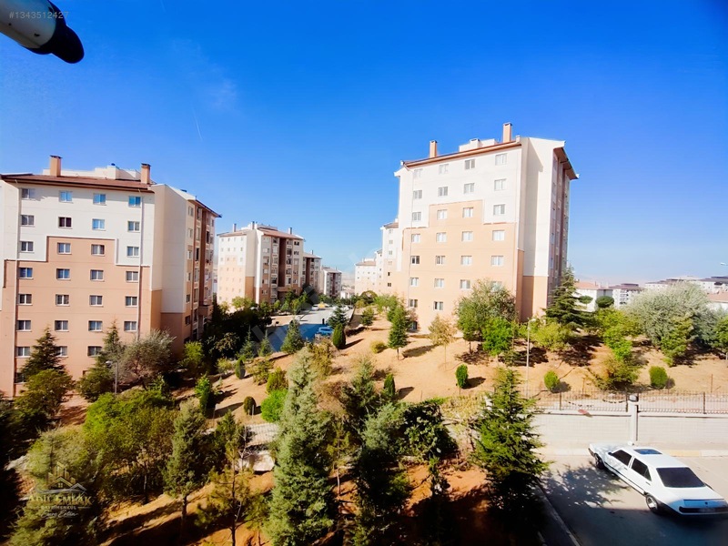 Adil Emlaktan Kısmi Eşyalı 1+1 Daire — fotoğraf 4