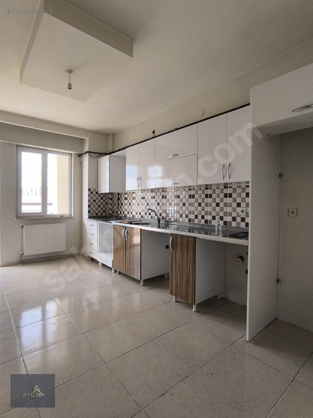 Azd Pars Emlak'tan Doğum Hastanesi Arkası Kiralık Daire — fotoğraf 4