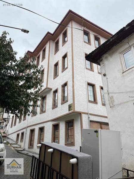 Burhan Emlakdan Şehrin Göbeğinde Çarşı Merkezde Eşyalı 1+1