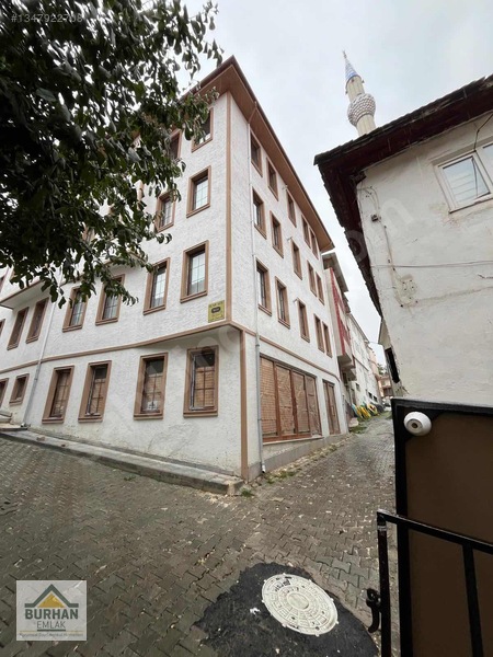 Burhan Emlakdan Şehrin Göbeğinde Çarşı Merkezde Eşyalı 1+1 — fotoğraf 6