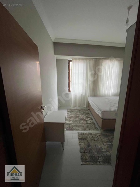 Burhan Emlakdan Şehrin Göbeğinde Çarşı Merkezde Eşyalı 1+1 — fotoğraf 9