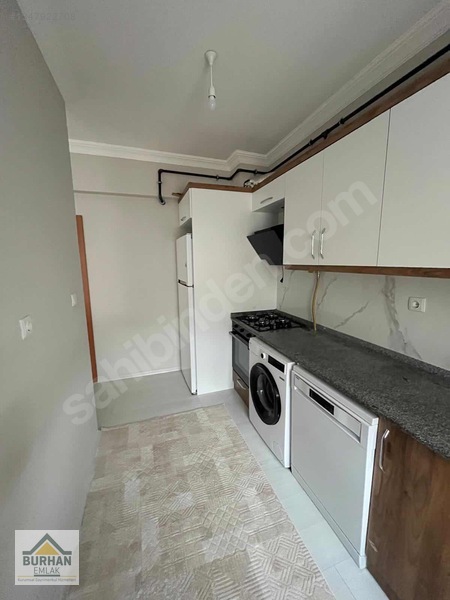 Burhan Emlakdan Şehrin Göbeğinde Çarşı Merkezde Eşyalı 1+1 — fotoğraf 10