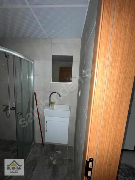 Burhan Emlakdan Şehrin Göbeğinde Çarşı Merkezde Eşyalı 1+1 — fotoğraf 24
