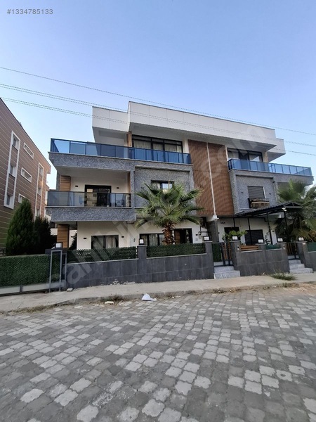 Konutlar Bölgesinde Tripleks Villa — fotoğraf 2