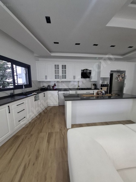Konutlar Bölgesinde Tripleks Villa — fotoğraf 10