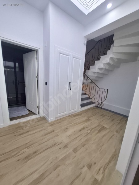 Konutlar Bölgesinde Tripleks Villa — fotoğraf 22