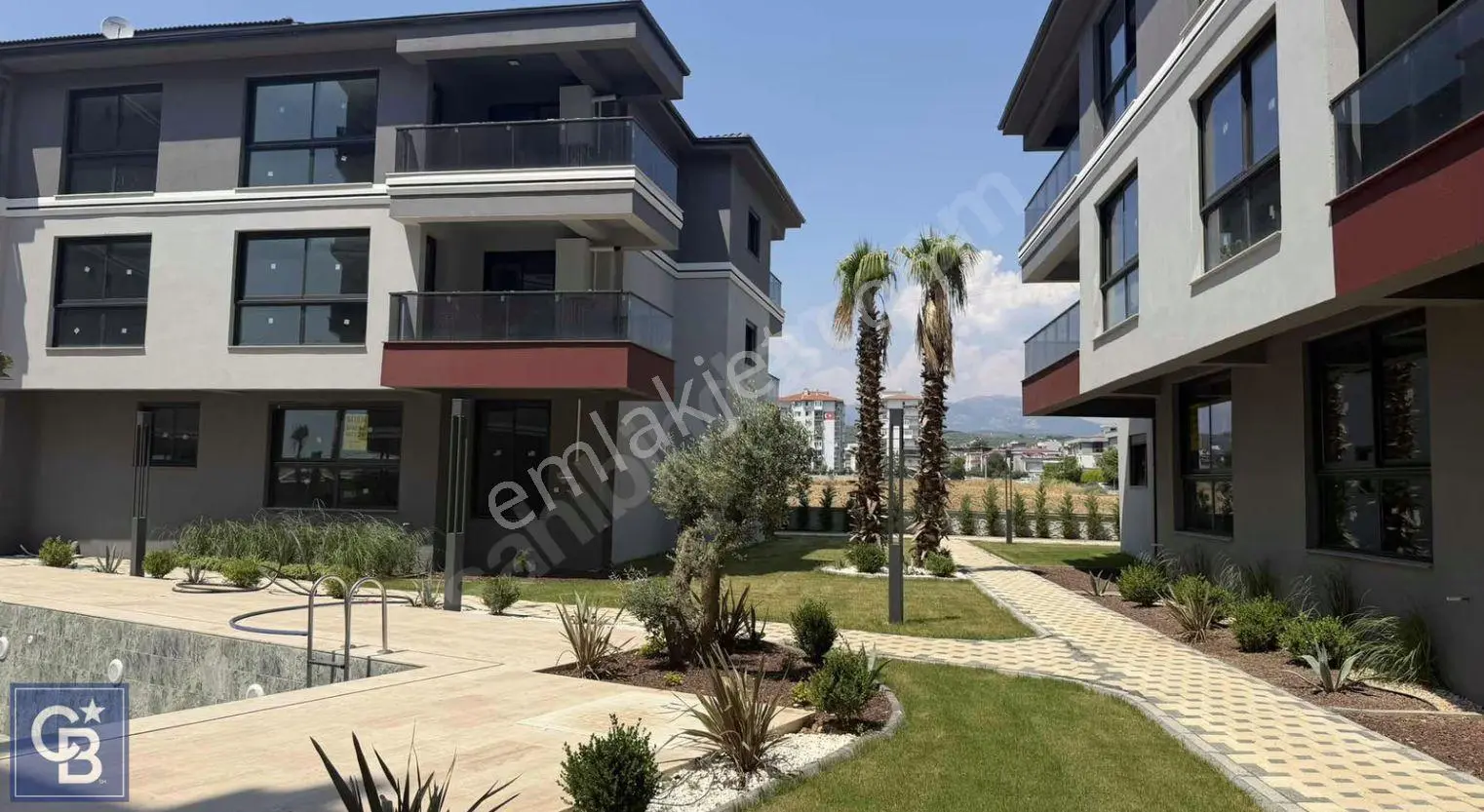 Torbalı Havuzlu Çiçek Park Sitesi'nde 3+1 Satılık Daire