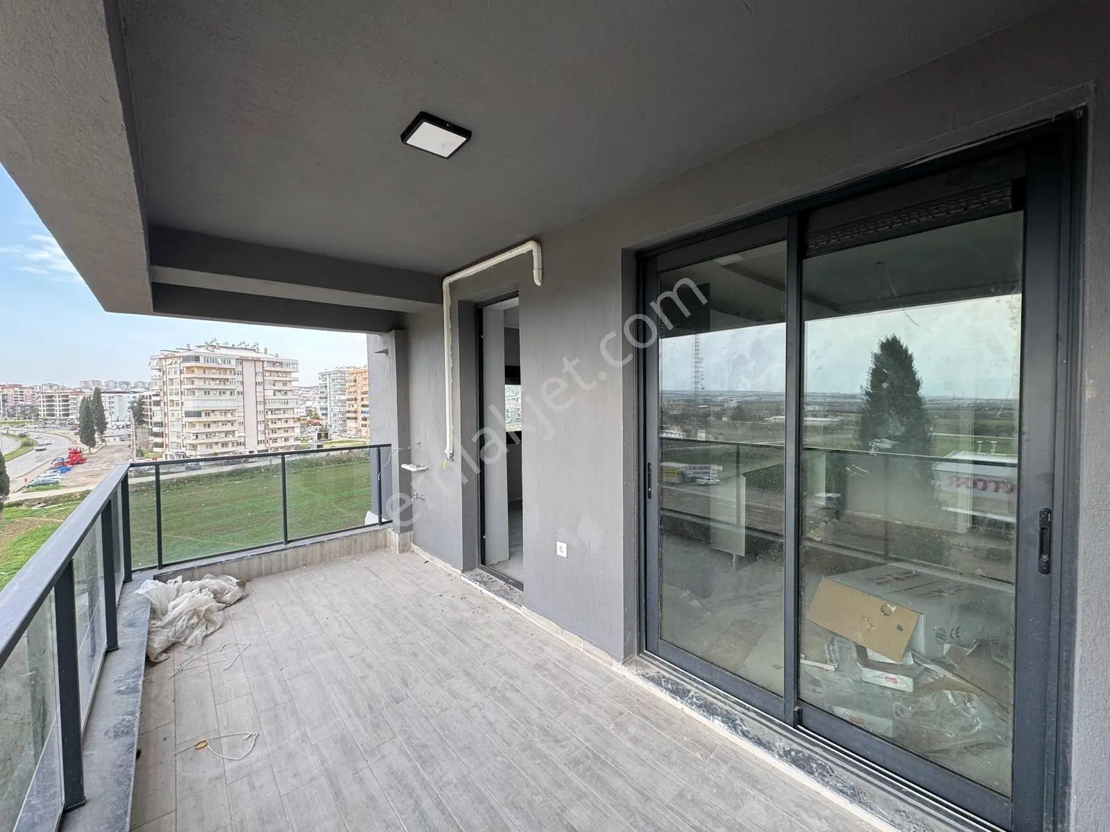 Torbalı Havuzlu Çiçek Park Sitesi'nde 3+1 Satılık Daire — fotoğraf 3