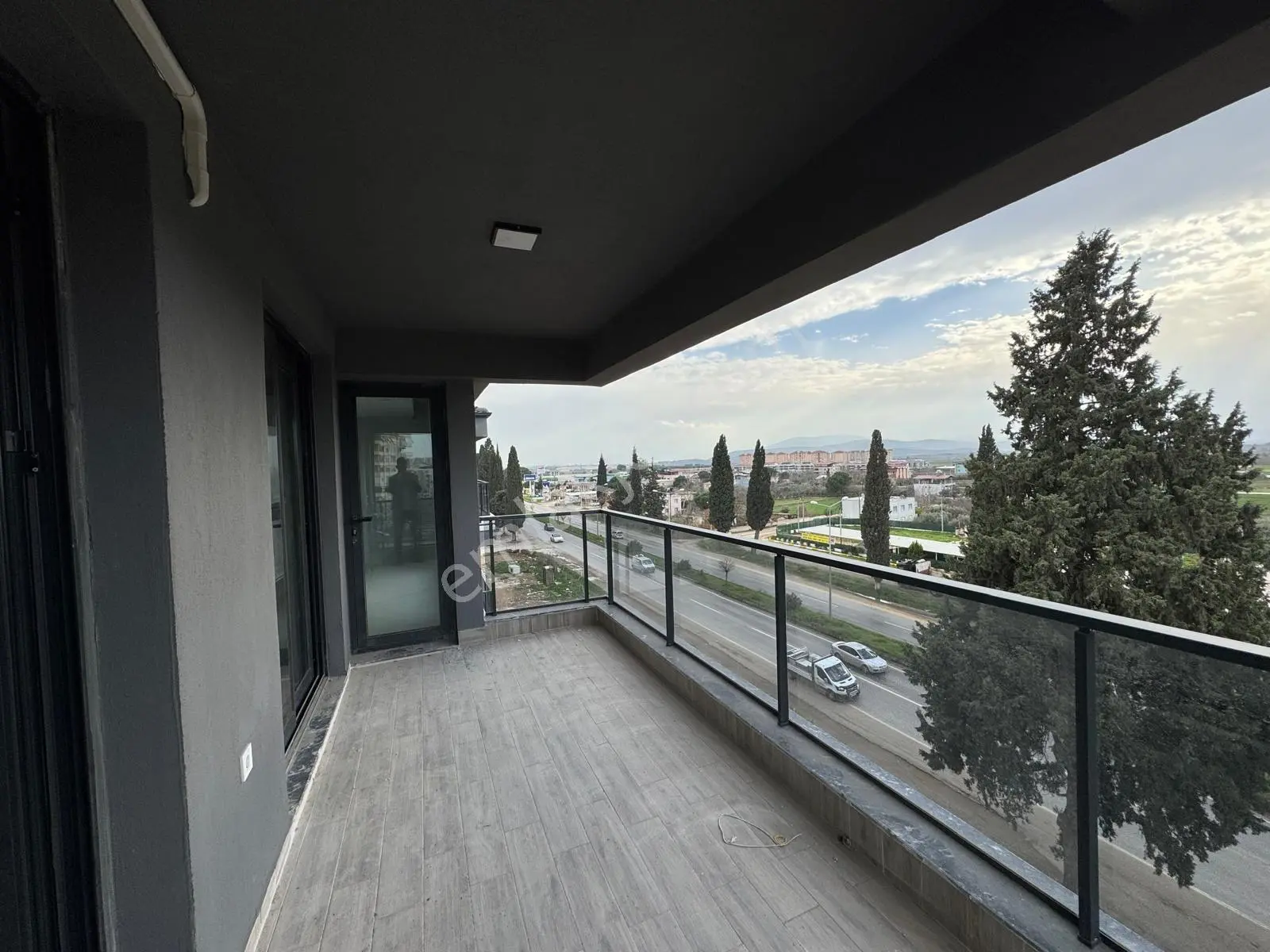 Torbalı Havuzlu Çiçek Park Sitesi'nde 3+1 Satılık Daire — fotoğraf 4