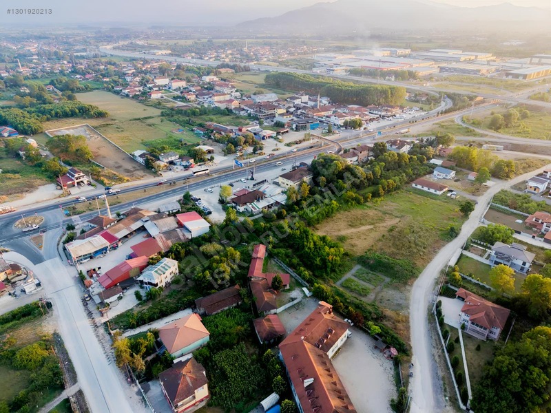 Işık Emlaktan Otoban Gişelerinin Dibi Yola Sıfır Kiralık Arsa — fotoğraf 10
