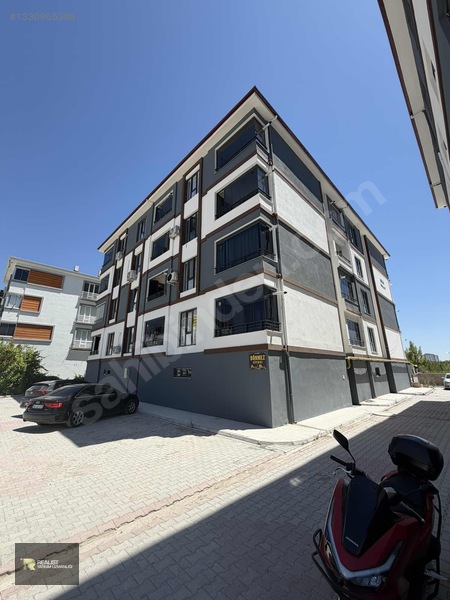 Realist/Ataşehir Hacı Mustafa Şahin Cami Arkası Lüx 1+1 Daire!