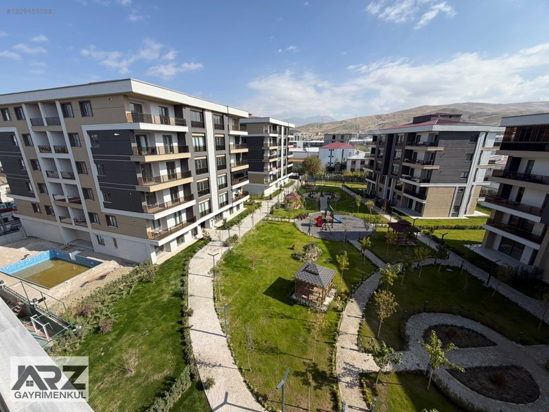 Satılık 3+1 Lüks Sıfır Daire Edremit / Süphan Mah.