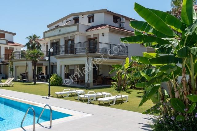 Kuşadası Turkuaz Villalarında Denize Yakın Fırsat Villa — fotoğraf 19