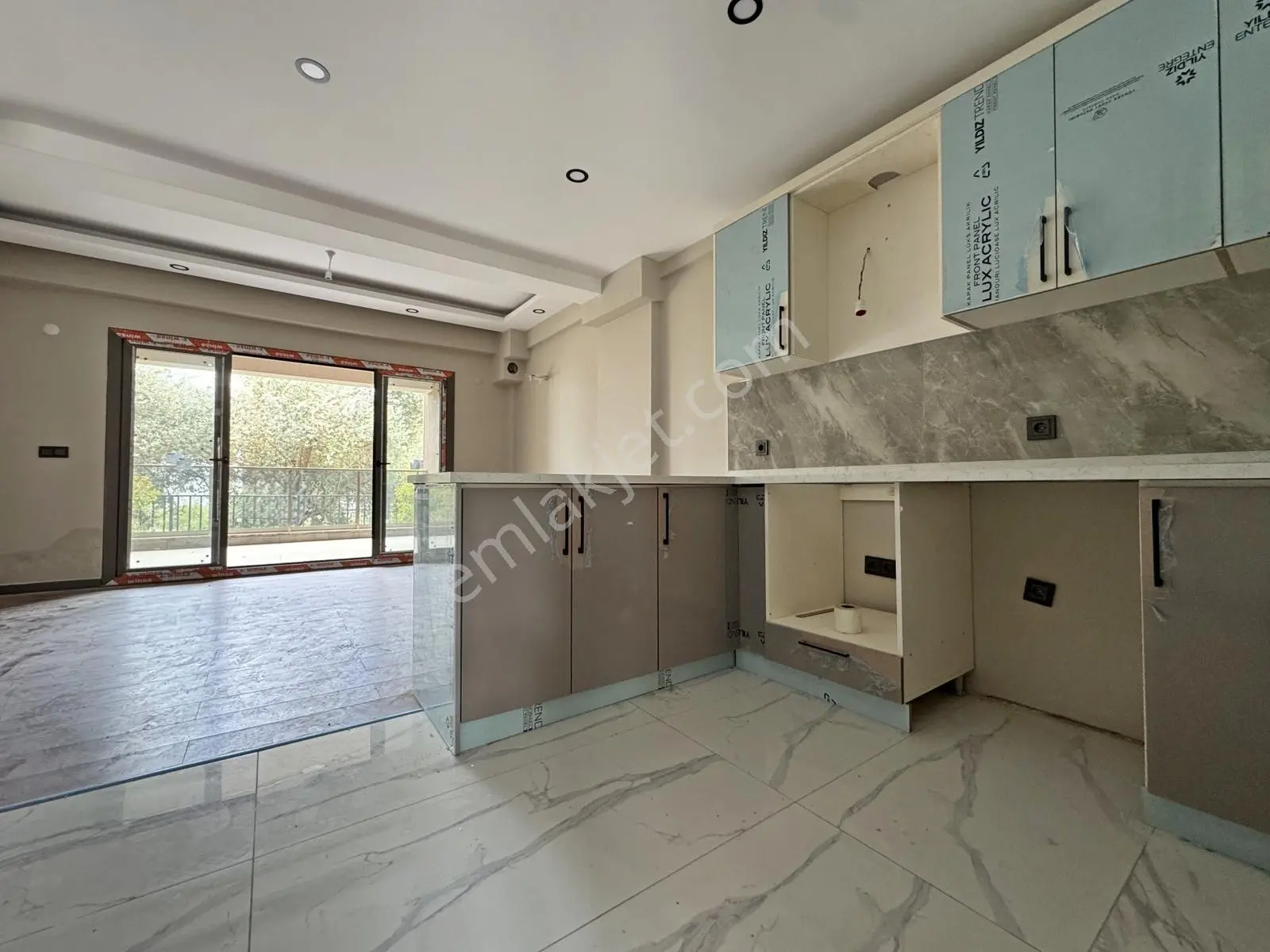 ▀güçten Altınolukta Geniş Bahçeli Dağ Manzaralı Teraslı 3+1villa — fotoğraf 4