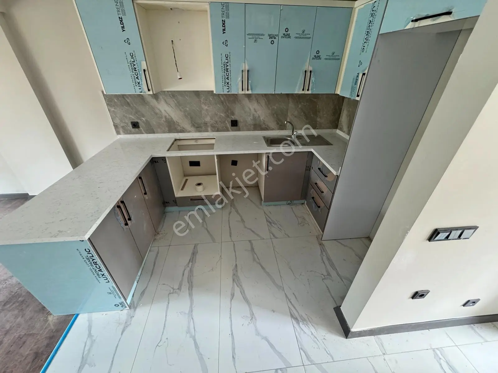 ▀güçten Altınolukta Geniş Bahçeli Dağ Manzaralı Teraslı 3+1villa — fotoğraf 18