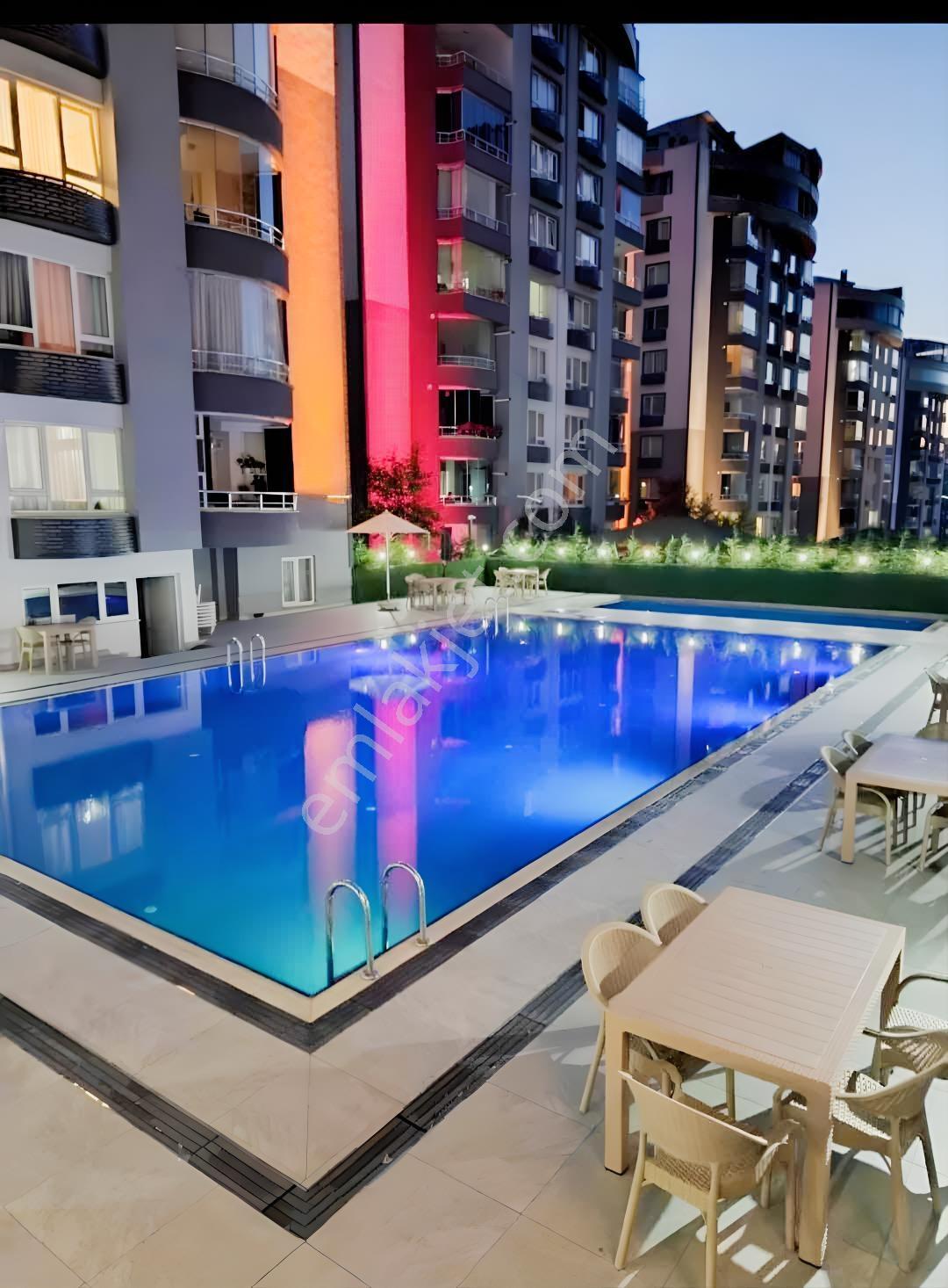 Teras Çekmeköy Sitesinde Süper Lüks 3+1 Satılık Daire