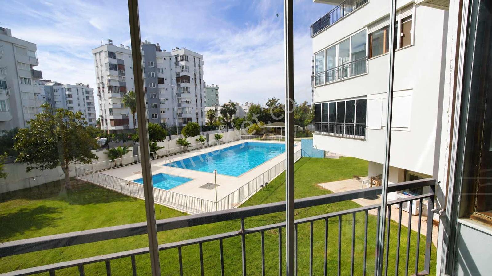 Çağlayanda Denize 150mt Mesafe Havuzlu Sitede 2+1 Geniş Satılık — fotoğraf 3