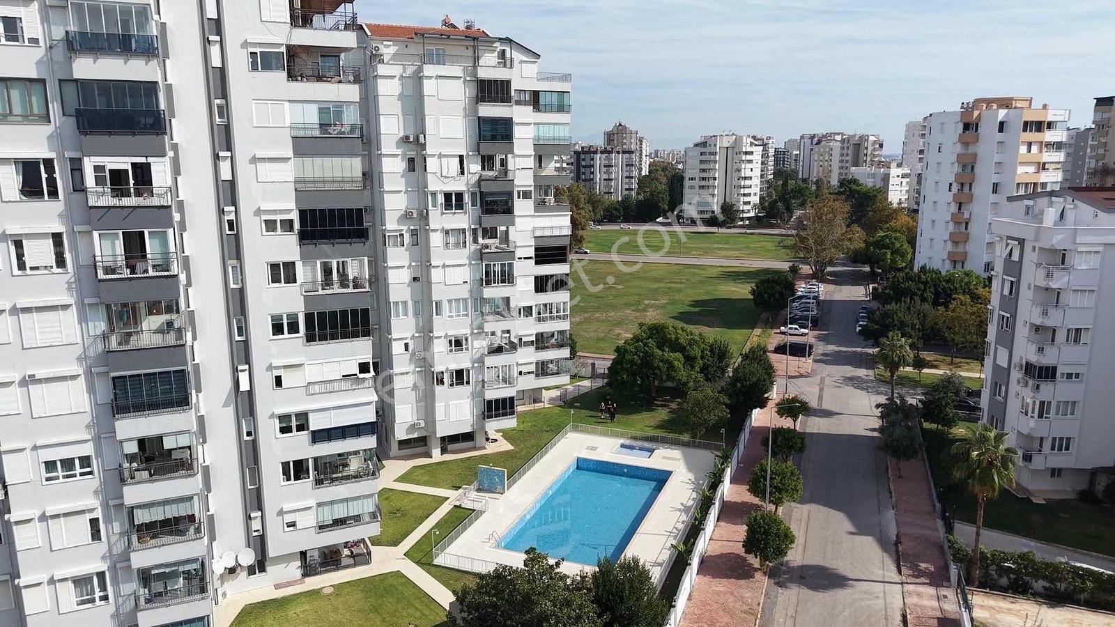 Çağlayanda Denize 150mt Mesafe Havuzlu Sitede 2+1 Geniş Satılık — fotoğraf 24